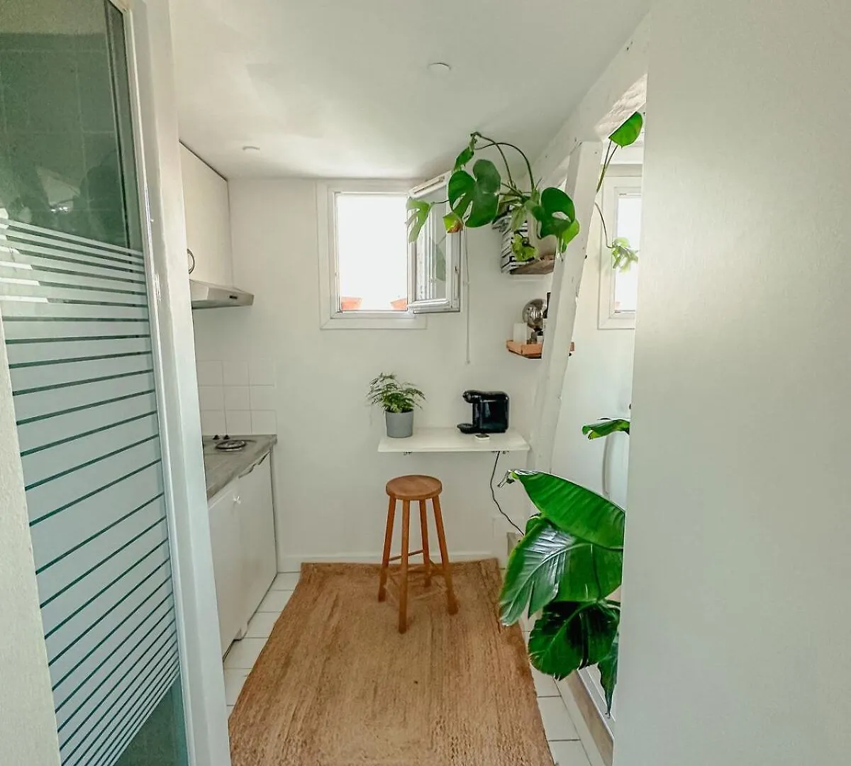 Bright And Beautiful Studio In The Heart Of Le Marais Paris France